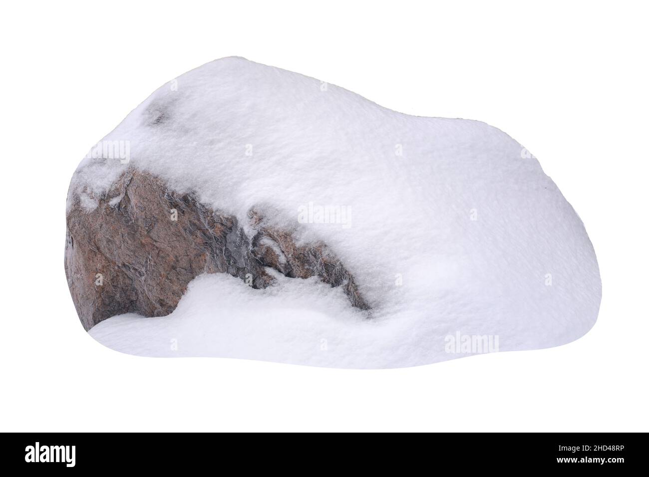 pierre naturelle dans la neige isolée sur fond blanc.Photo de haute qualité Banque D'Images