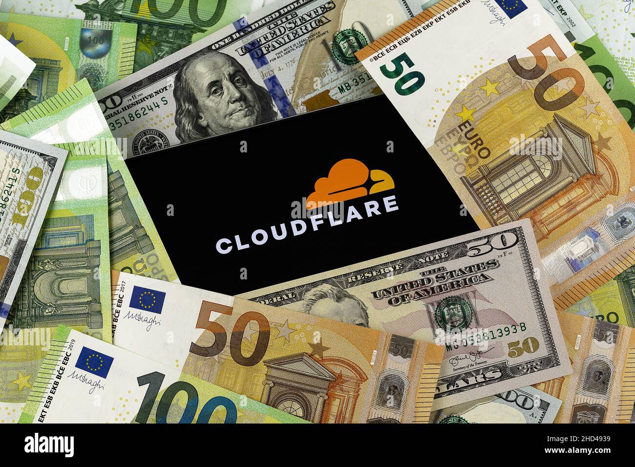 Cloudflare éditorial. Photo d'illustration pour les nouvelles sur Cloudflare - une entreprise américaine d'infrastructure Web et de sécurité de site Web Banque D'Images