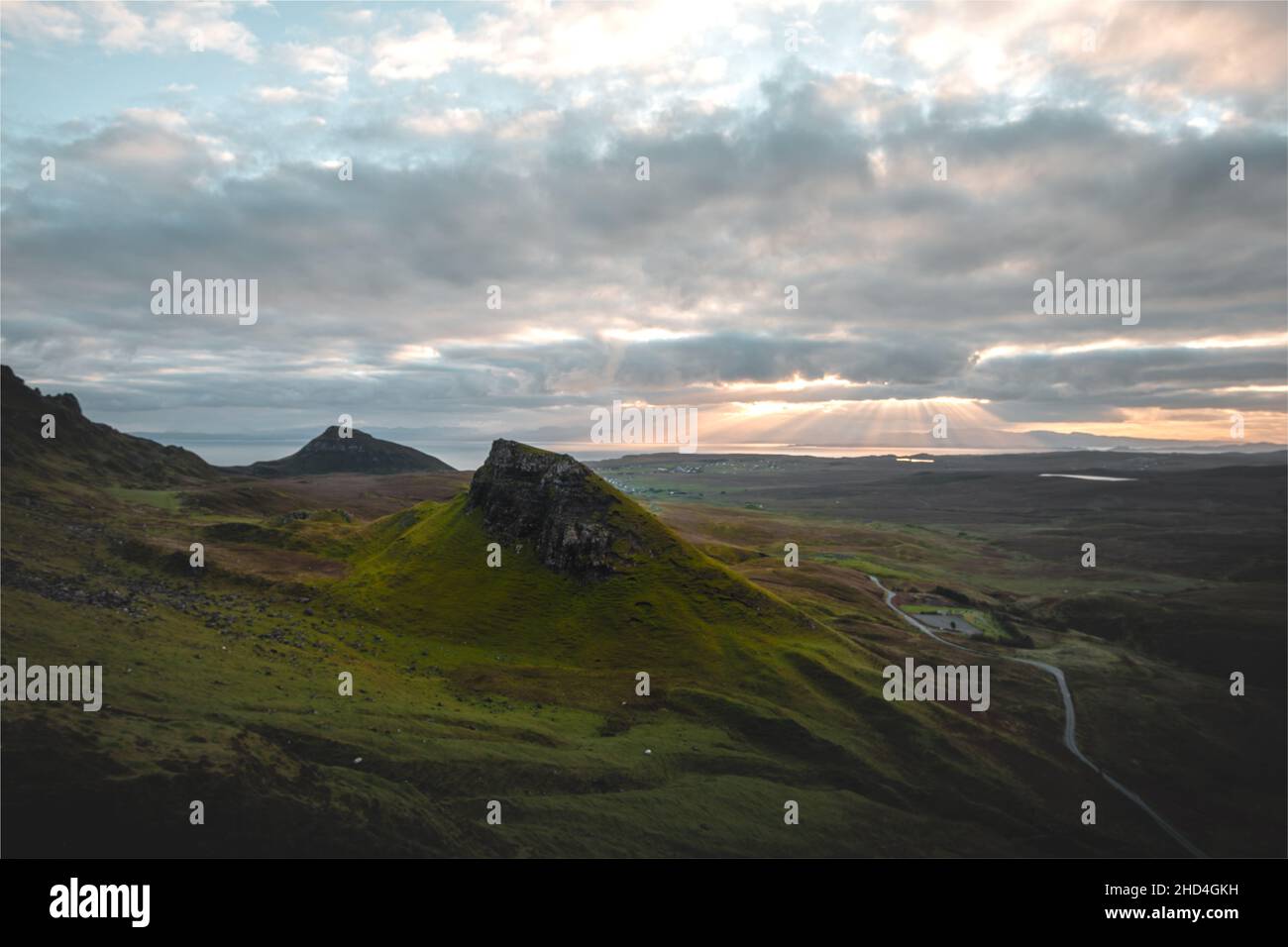 Vue aérienne du Quiraing et des environs de l'île de Skye, automne 2021 Banque D'Images