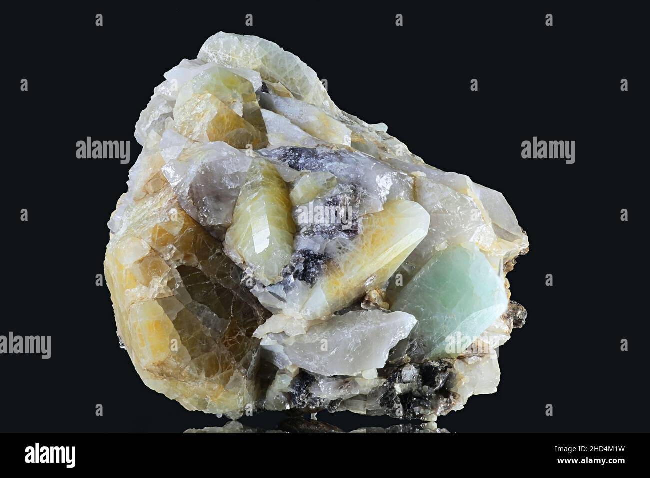 Les cristaux de feldspath de Topaz Viitaniemi quarry en Finlande Banque D'Images