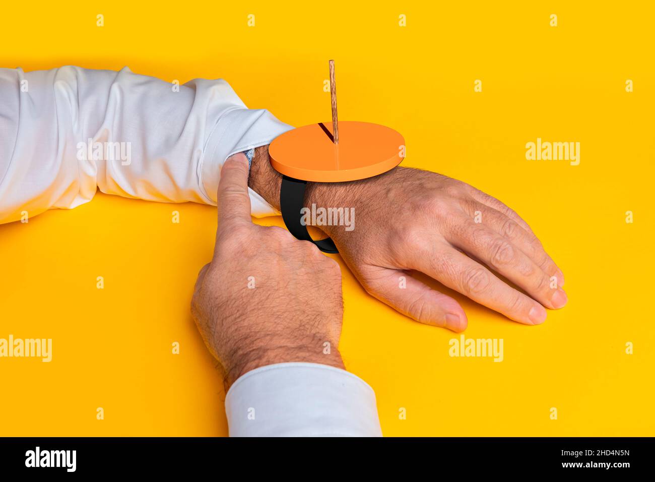 image symbolique de l'adhésion aux horaires et comportement douteux de la date cible Banque D'Images