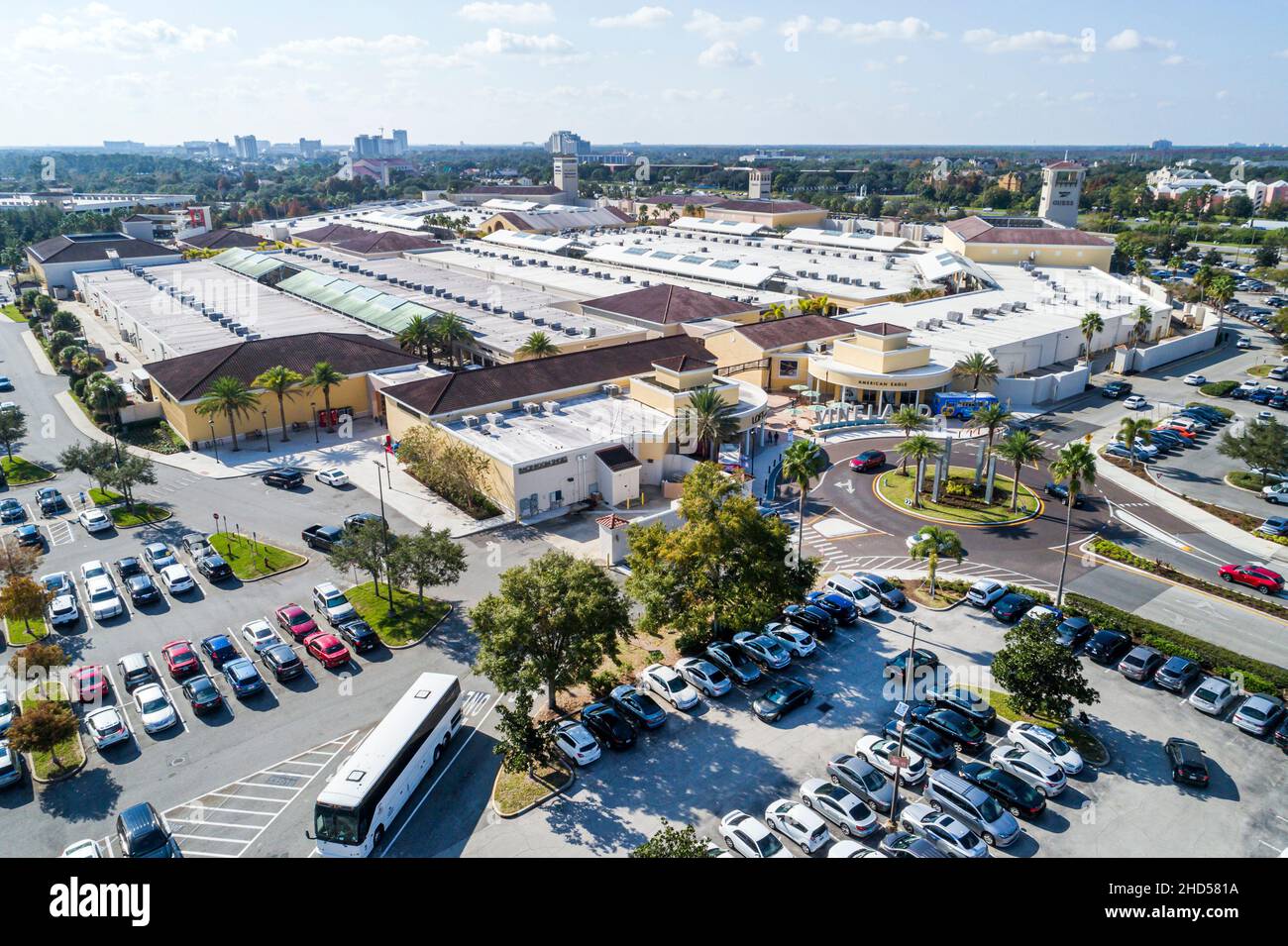 Orlando Florida Orlando Vineland Premium Outlets centre commercial stationnement parking circuit en autocar aérien avec vue aérienne d'en haut Banque D'Images