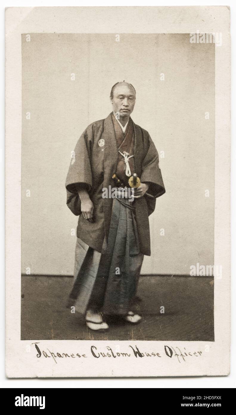 19th Century vintage photographie - 1860's Japon carte de visite attribué à Felix Beato studio: Agent de douane japonais. Banque D'Images