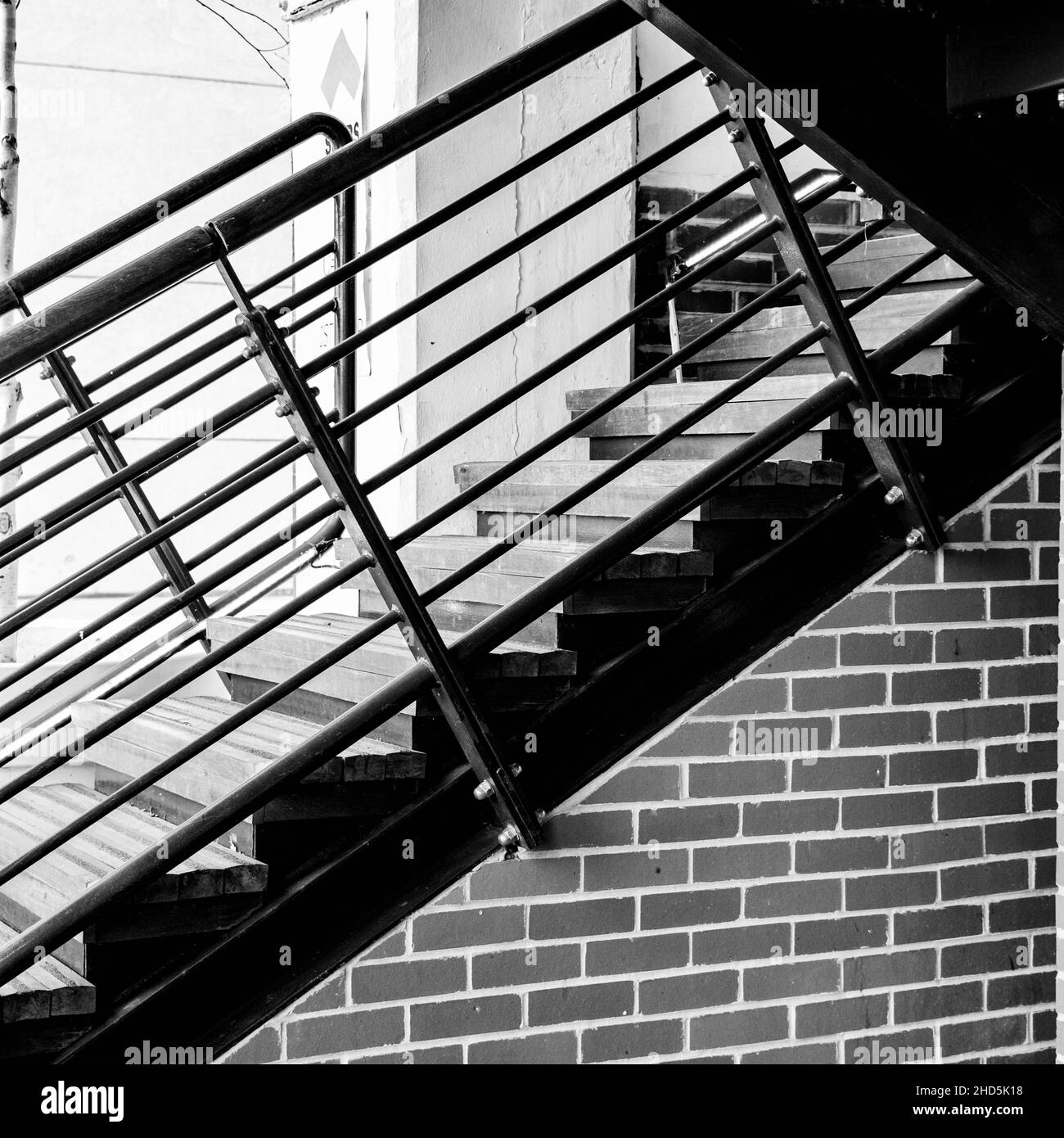 Londres Angleterre Royaume-Uni janvier 02 2022, caractéristique architecturale de brique et métal escalier Résumé sans personne Banque D'Images