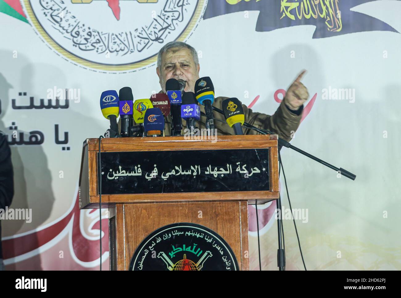 Gaza, Palestine.03rd janvier 2022.Le dirigeant Khaled Al-Batsh du mouvement palestinien du Jihad islamique parle lors d'une marche pour Hisham Abu Hawash (40), qui est en grève de la faim depuis plus de 140 jours après son arrestation et son placement en détention administrative par Israël.Crédit : SOPA Images Limited/Alamy Live News Banque D'Images