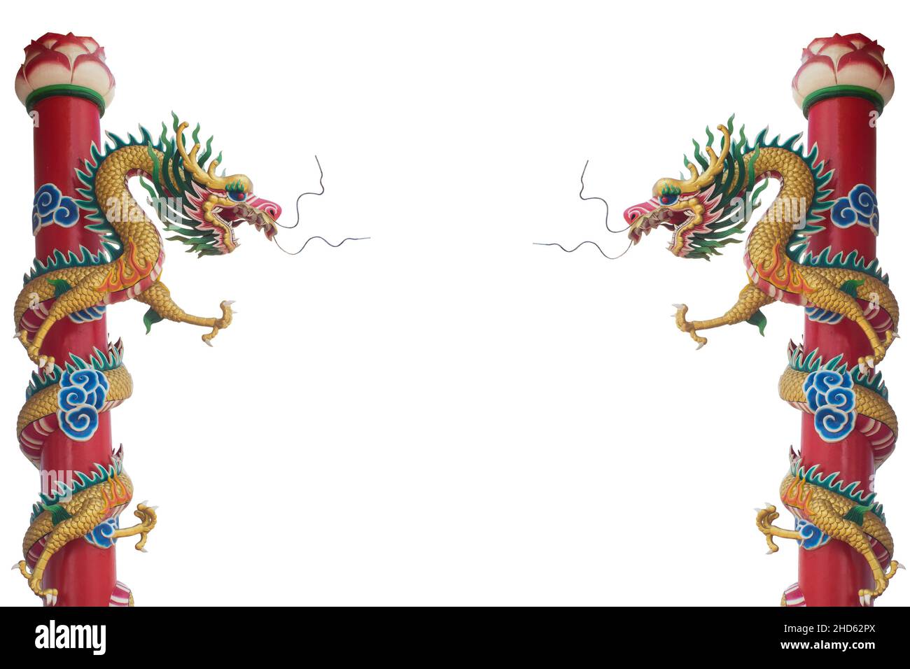 Statue de dragon chinois mille pilier lotus isolé sur fond blanc.Statue de dragon chinois au monastère.Le dragon chinois est un symbole Banque D'Images