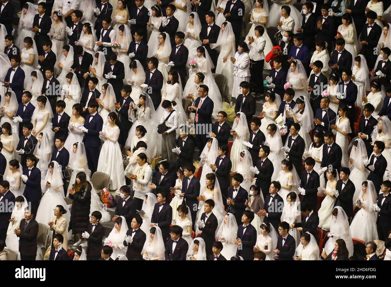 07 févr. 2020-Gapyeong, Corée du Sud-des milliers de couples prennent part à un mariage de masse de la Fédération familiale pour la paix et l'unification mondiales, communément connue sous le nom d'Eglise de l'unification, au Centre mondial de la paix de Cheongshim à Gapyeong-Gun, Corée du Sud. Banque D'Images