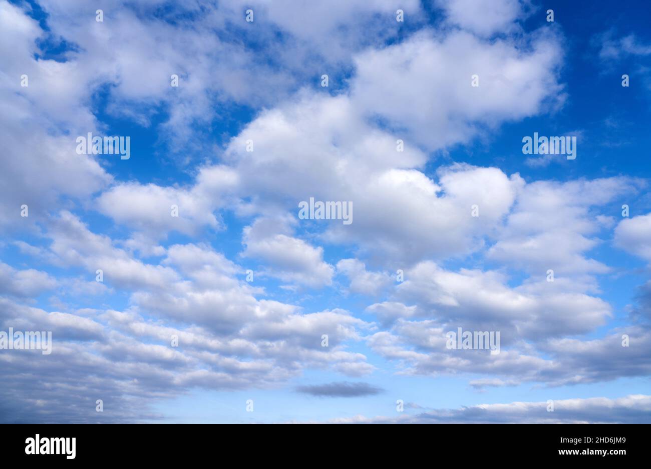 Nuages, cumulus nuages, ciel bleu, Donostia, San Sebastian,Pays basque, Espagne, Europe Banque D'Images