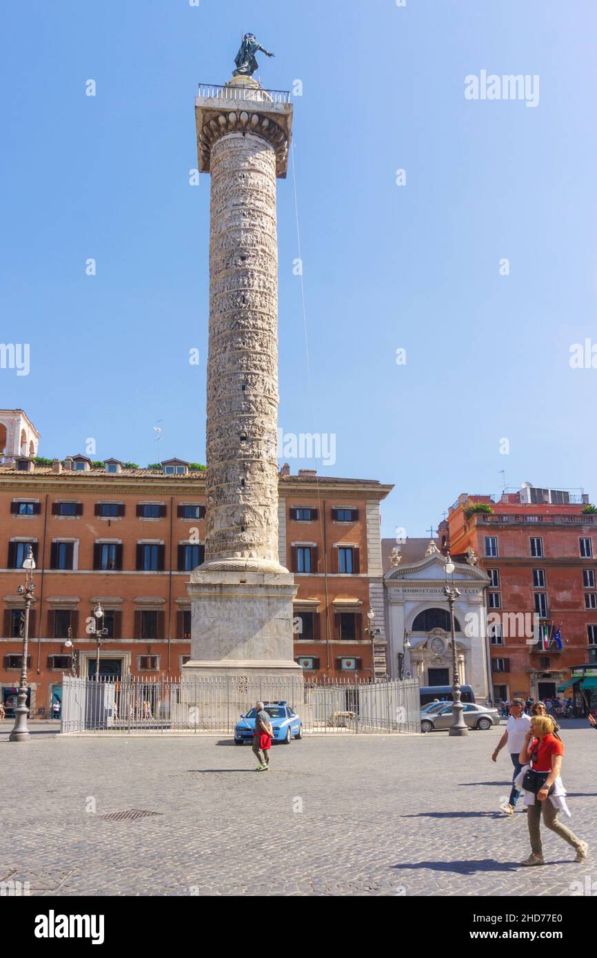 Piazza Colonna Square, vue sur la colonne de Marcus Aurelius, Rome, Lazio, Italie, Europe Banque D'Images