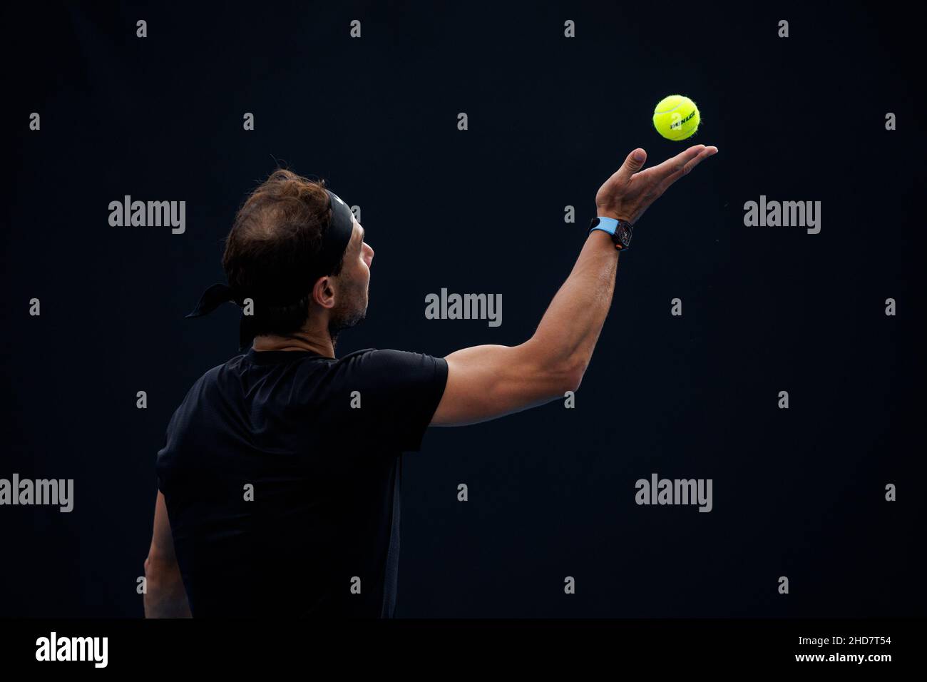 RAFAEL NADAL (ESP) en action lors de la qualification de l'été 2022 de Melbourne le mardi 2022 janvier, Melbourne Parkserve, service Banque D'Images