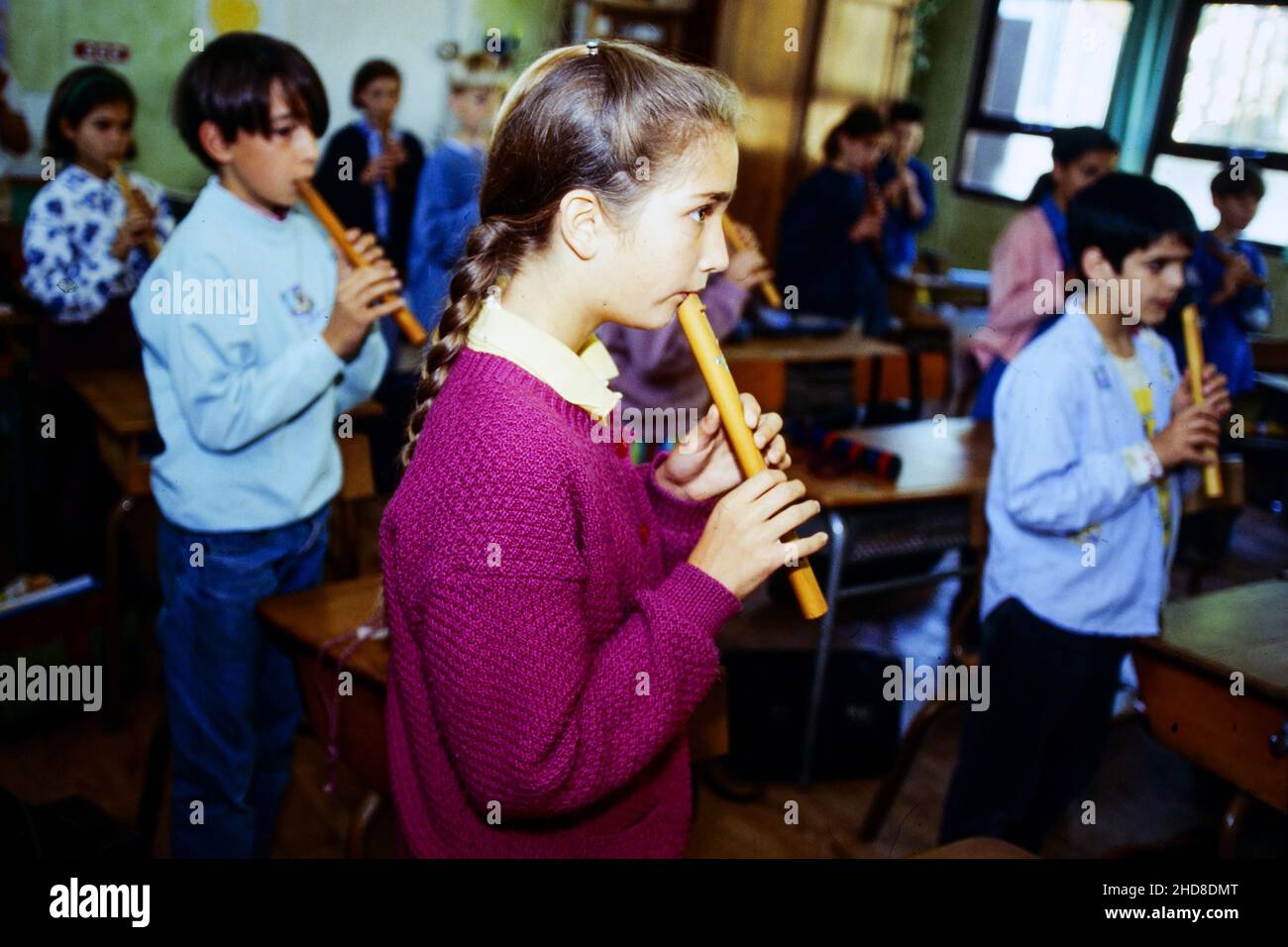 Archives 90ies : élèves de l'école privée Steiner, Saint-Genis Laval, Rhône, France, 1995 Banque D'Images