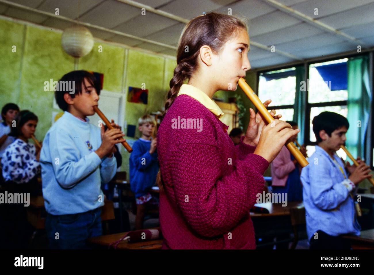 Archives 90ies : élèves de l'école privée Steiner, Saint-Genis Laval, Rhône, France, 1995 Banque D'Images