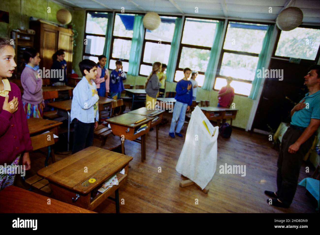 Archives 90ies : élèves de l'école privée Steiner, Saint-Genis Laval, Rhône, France, 1995 Banque D'Images
