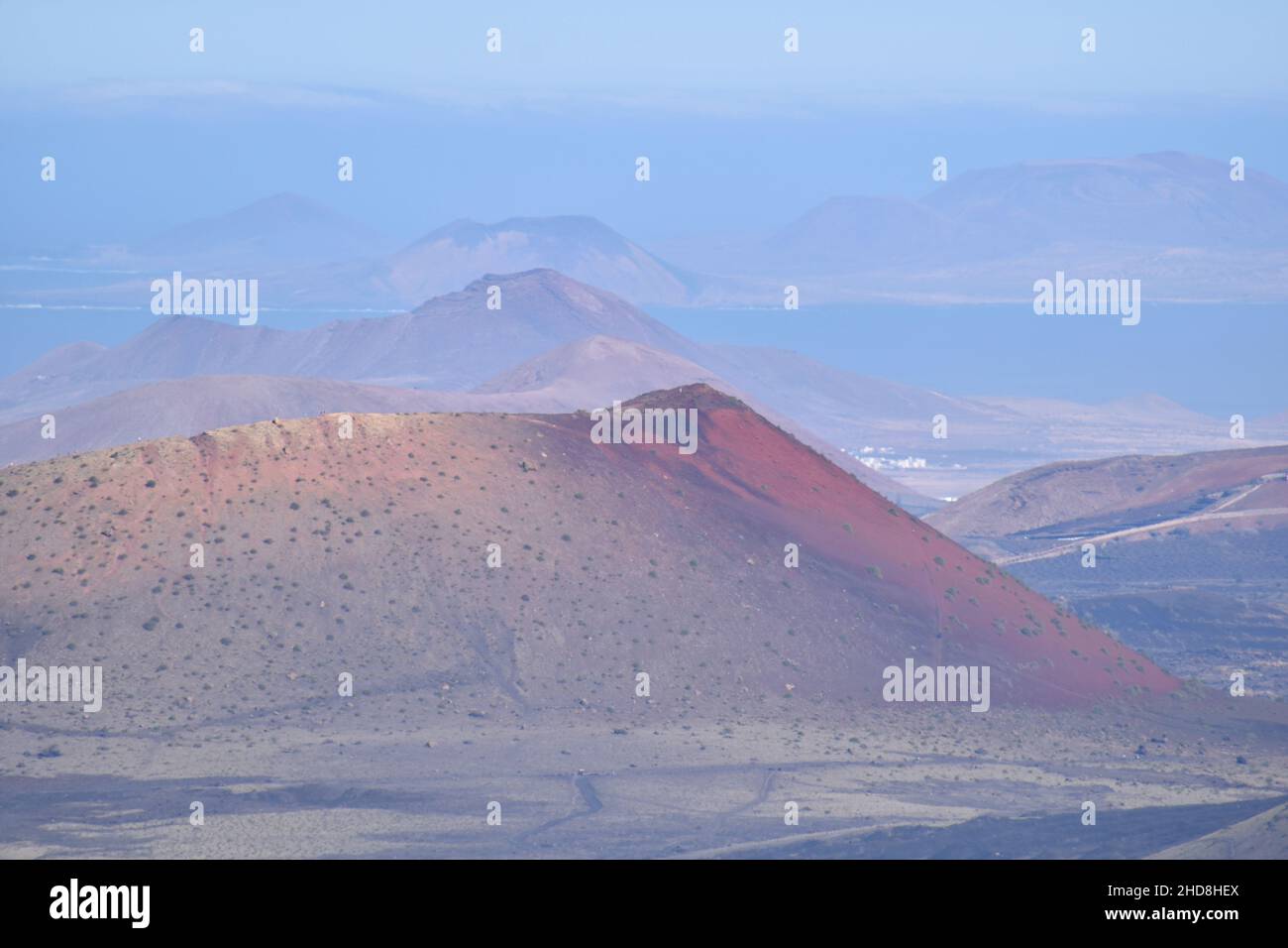 Cratères volcaniques colorés dans le parc national de Timanfaya, Lanzarote, îles Canaries, Espagne Banque D'Images