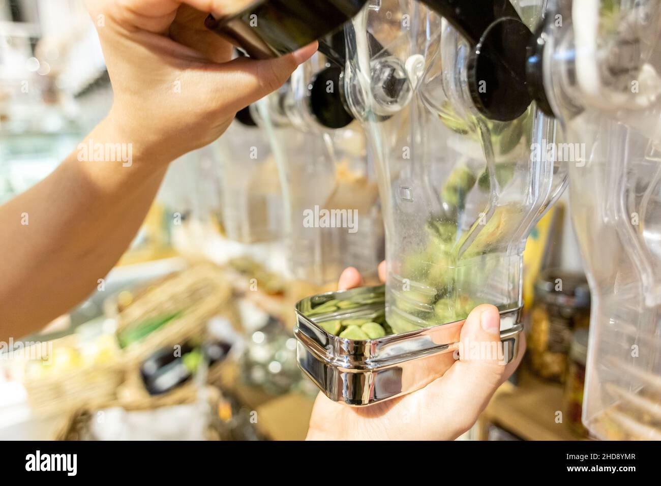 Acheter des collations en vrac à Das Gramm, un magasin de vrac zéro déchet Banque D'Images