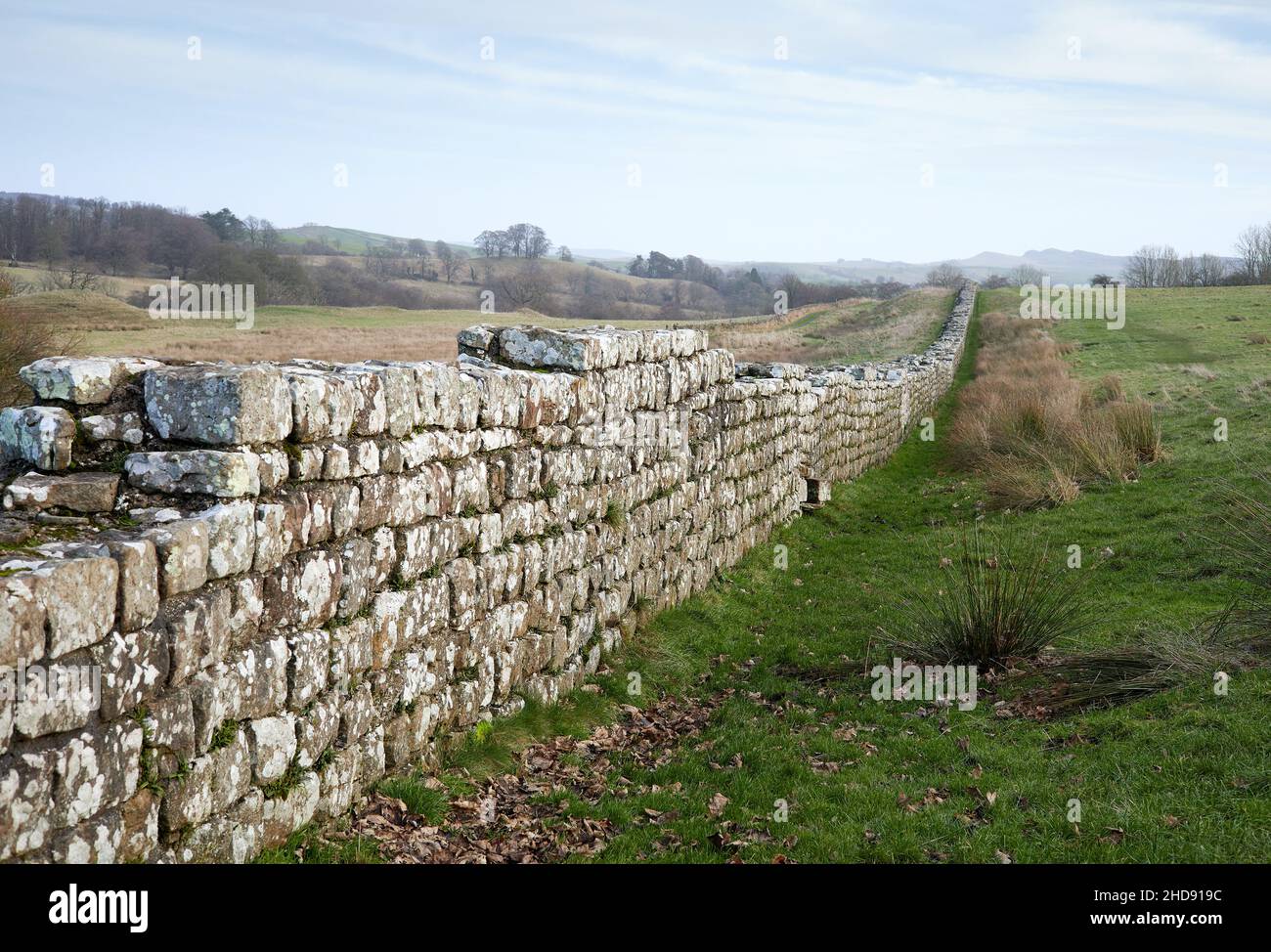 Le mur d'Hadrien, un mur impressionnant construit à travers le haut de l'Angleterre par les Romains Banque D'Images