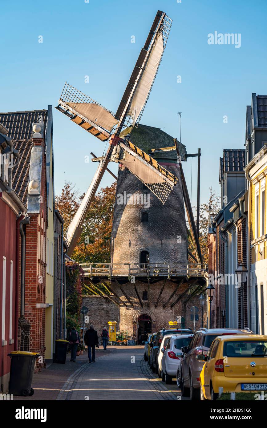 Le Kriemhildmühle à Xanten, le seul moulin à vent du Bas Rhin qui est exploité quotidiennement, NRW, Allemagne Banque D'Images