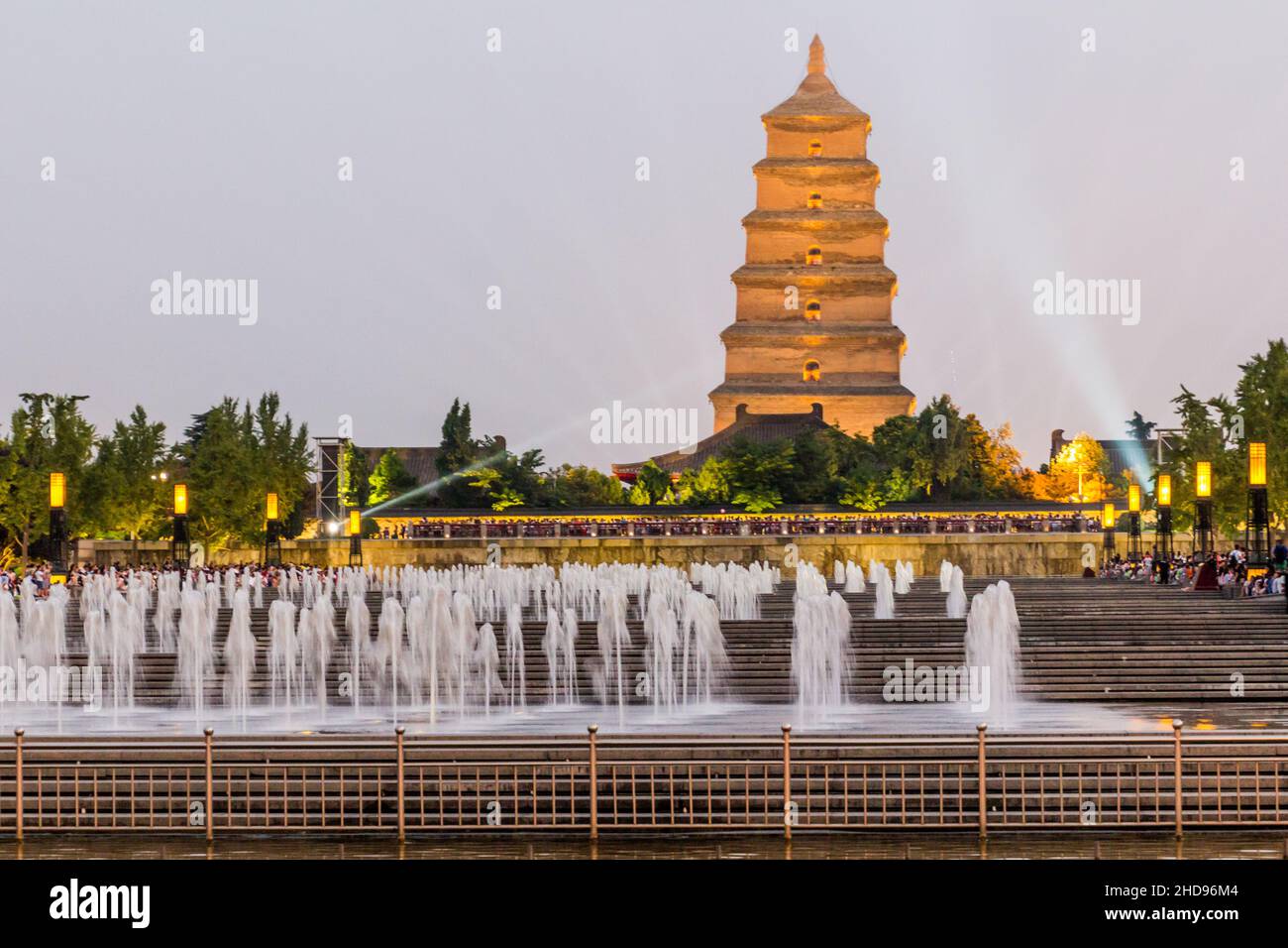 Fontaines devant la Grande Pagode de l'OIE sauvage à Xi'an, en Chine Banque D'Images