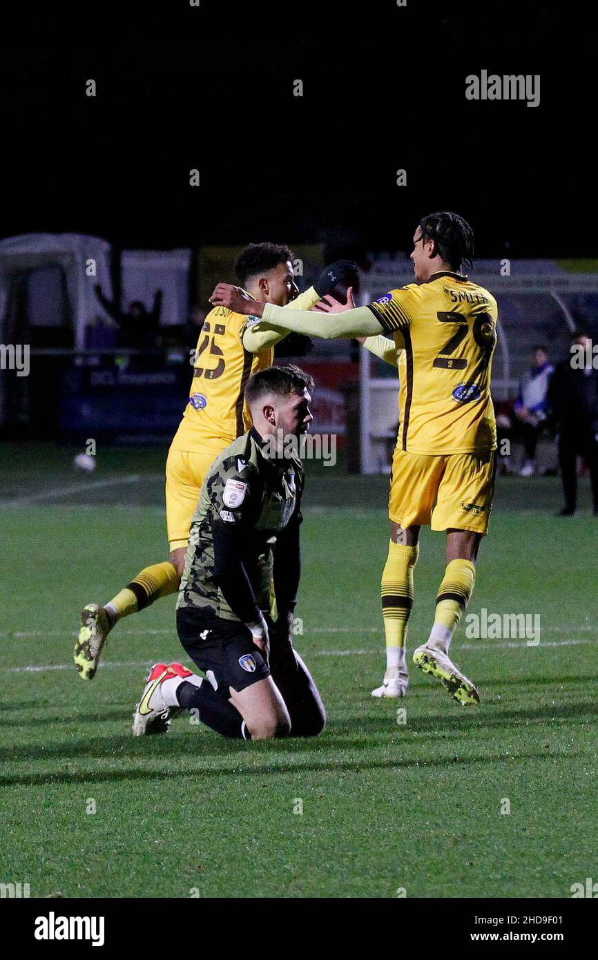 Sutton, Royaume-Uni.04th janvier 2022.BUT: Donovan Wilson de Sutton United en fait 2-1 lors du match de Trophée de Papia JohnÕs entre Sutton United et Colchester United à Gander Green Lane, Sutton, en Angleterre, le 4 janvier 2022.Photo de Carlton Myrie.Utilisation éditoriale uniquement, licence requise pour une utilisation commerciale.Aucune utilisation dans les Paris, les jeux ou les publications d'un seul club/ligue/joueur.Crédit : UK Sports pics Ltd/Alay Live News Banque D'Images