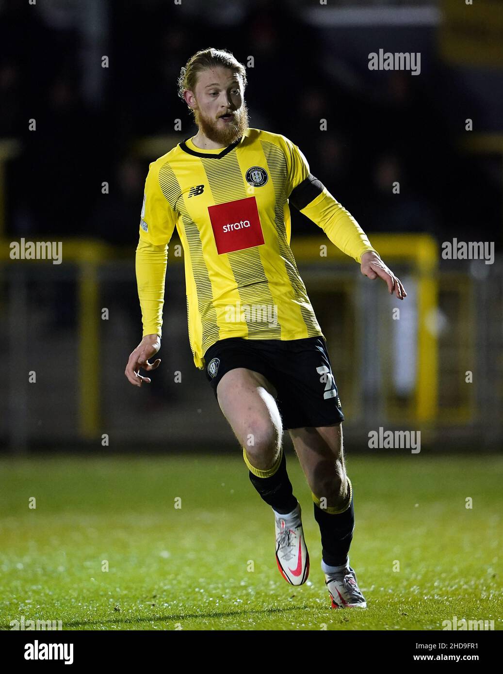 Luke Armstrong de Harrogate Town lors de la manche de seize matchs du Trophée Papa John's au stade Envirovent, à Harrogate.Date de la photo: Mardi 4 janvier 2022. Banque D'Images