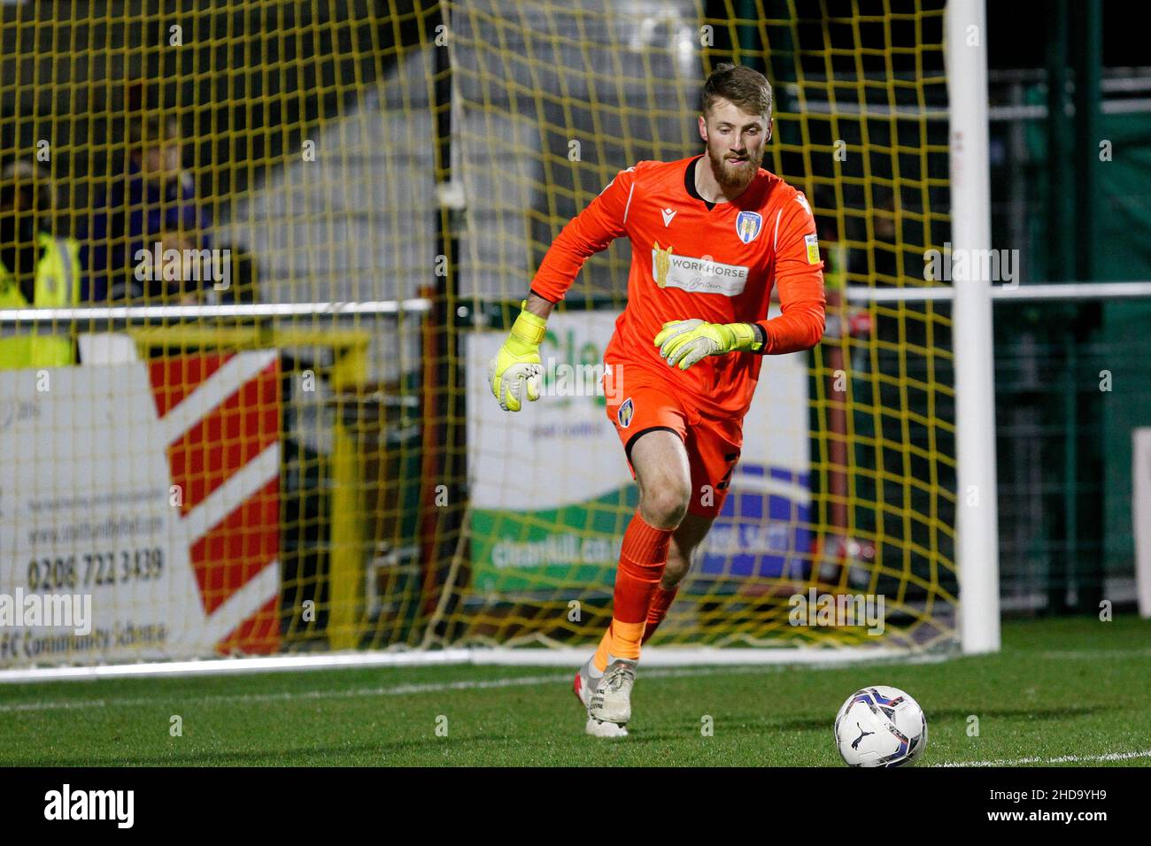 Sutton, Royaume-Uni.04th janvier 2022.Jake Turner de Colchester s'est Uni au bal lors du match de Trophée de Papia JohnÕs entre Sutton United et Colchester United à Gander Green Lane, Sutton, en Angleterre, le 4 janvier 2022.Photo de Carlton Myrie.Utilisation éditoriale uniquement, licence requise pour une utilisation commerciale.Aucune utilisation dans les Paris, les jeux ou les publications d'un seul club/ligue/joueur.Crédit : UK Sports pics Ltd/Alay Live News Banque D'Images