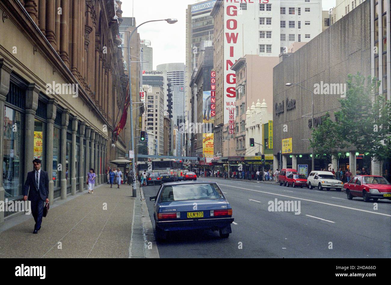 Une vue sur George Street, Sydney, Australie, en janvier 1989. Banque D'Images