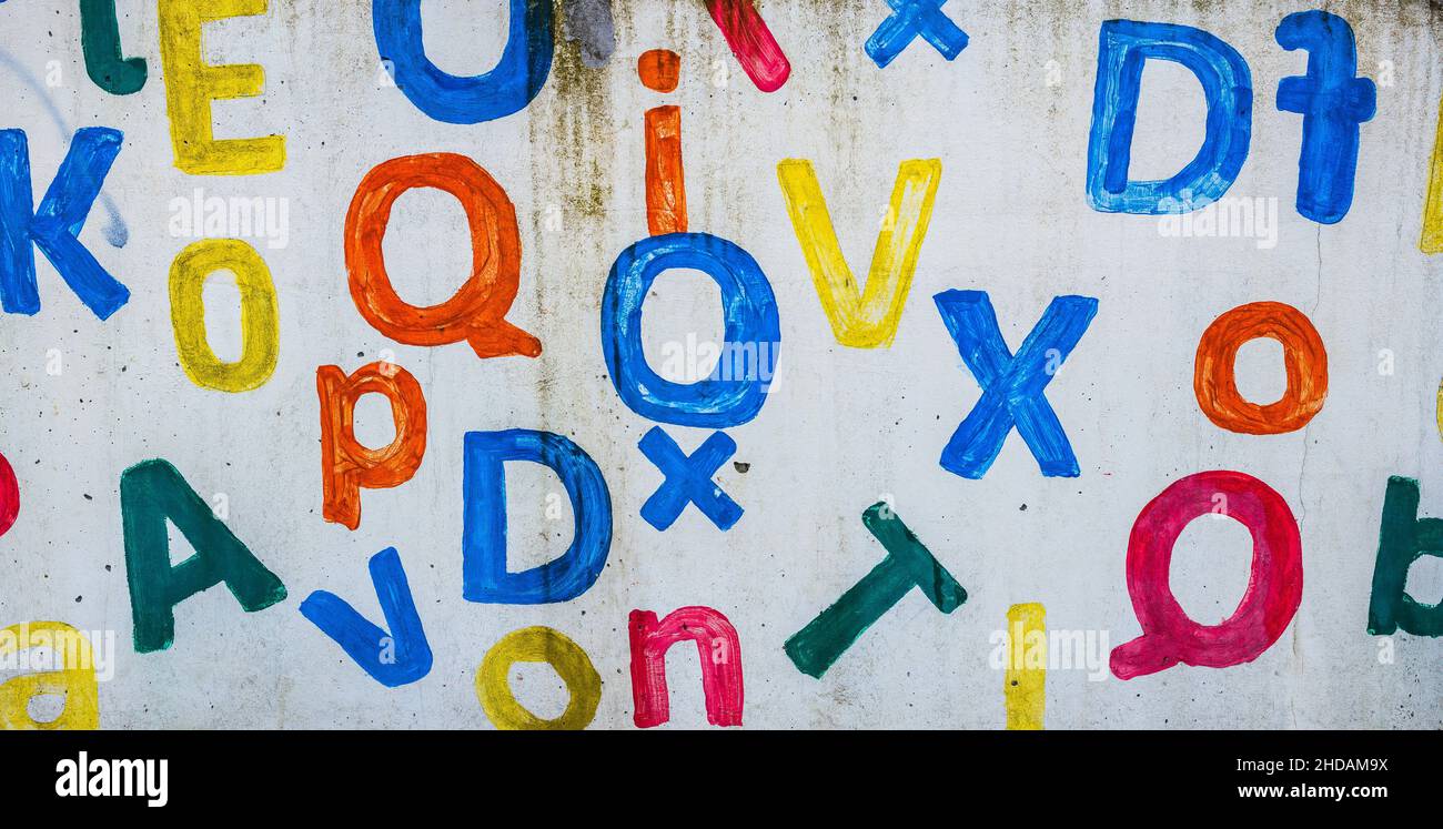 Buchstaben als Symbolfoto für Lernen, schreiben, lesen, Bildung und Schulreform Banque D'Images