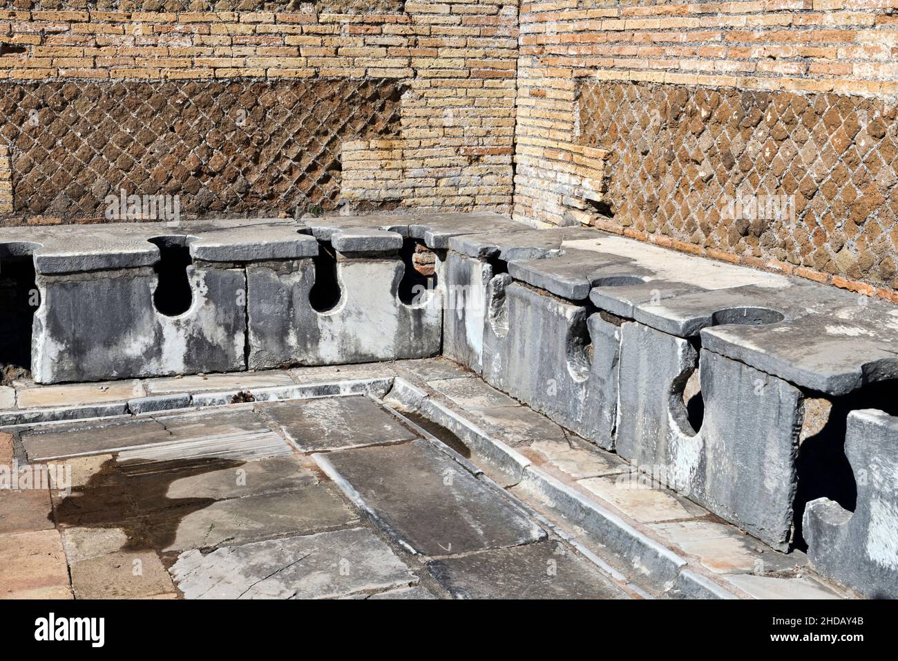 Les restes bien conservés d'une salle de bains publique romaine — free download