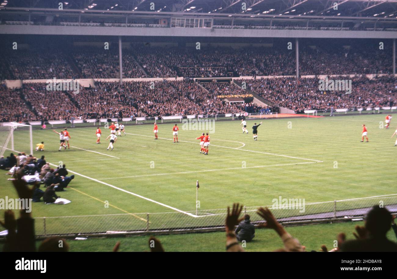 Fanion De Foot Vintage Angleterre - Allemagne Finale 1966 - Coupe Du Monde - Fabriqué En France