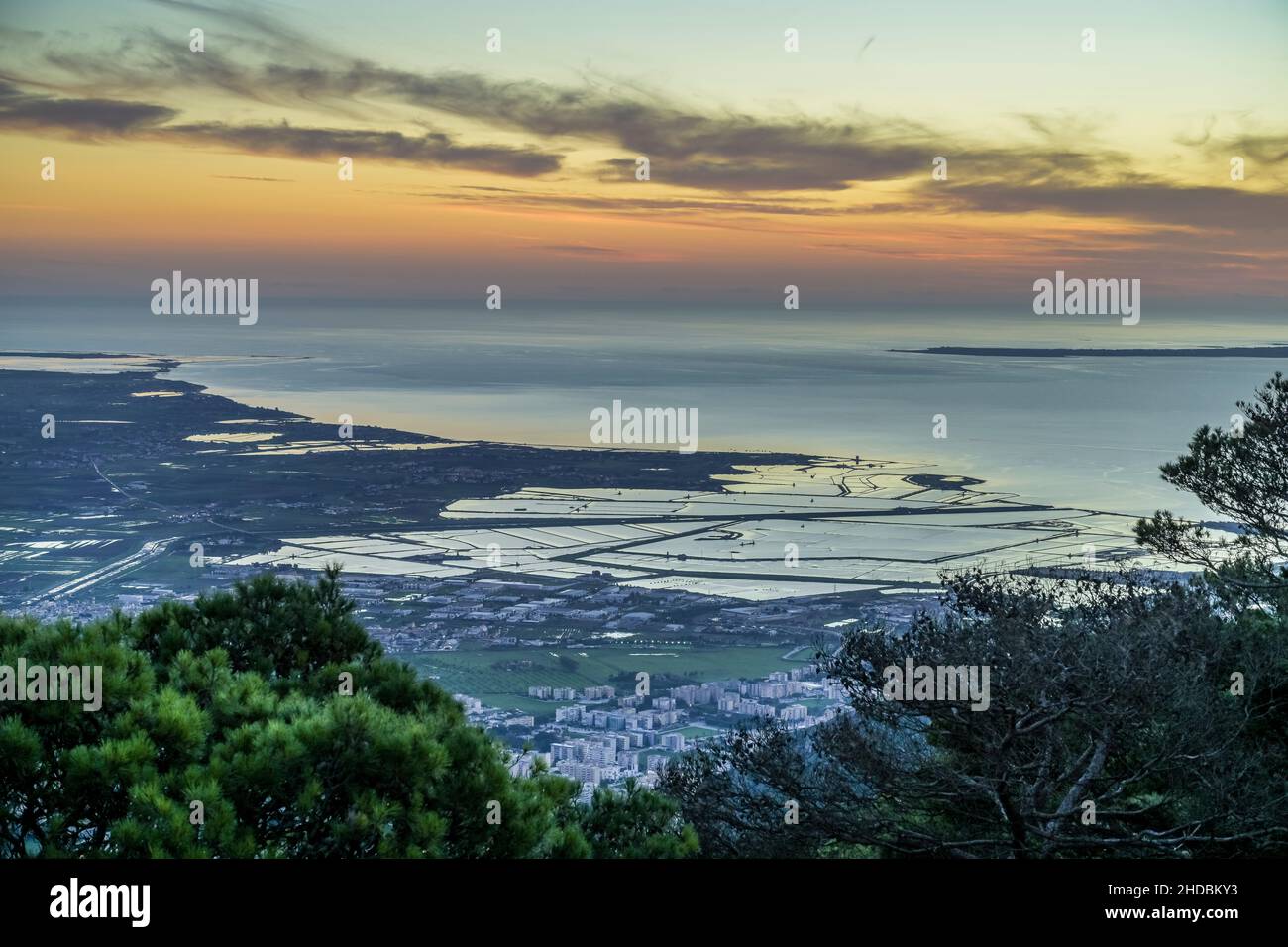 Panorama-Ansicht Salzfelder von Trapani, Sicilien, Italie Banque D'Images