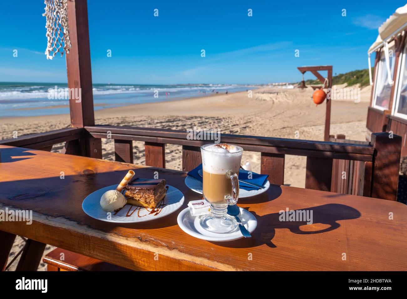 Fruehstueck Am Strand Playa Barrosa, Andalusien, Banque D'Images
