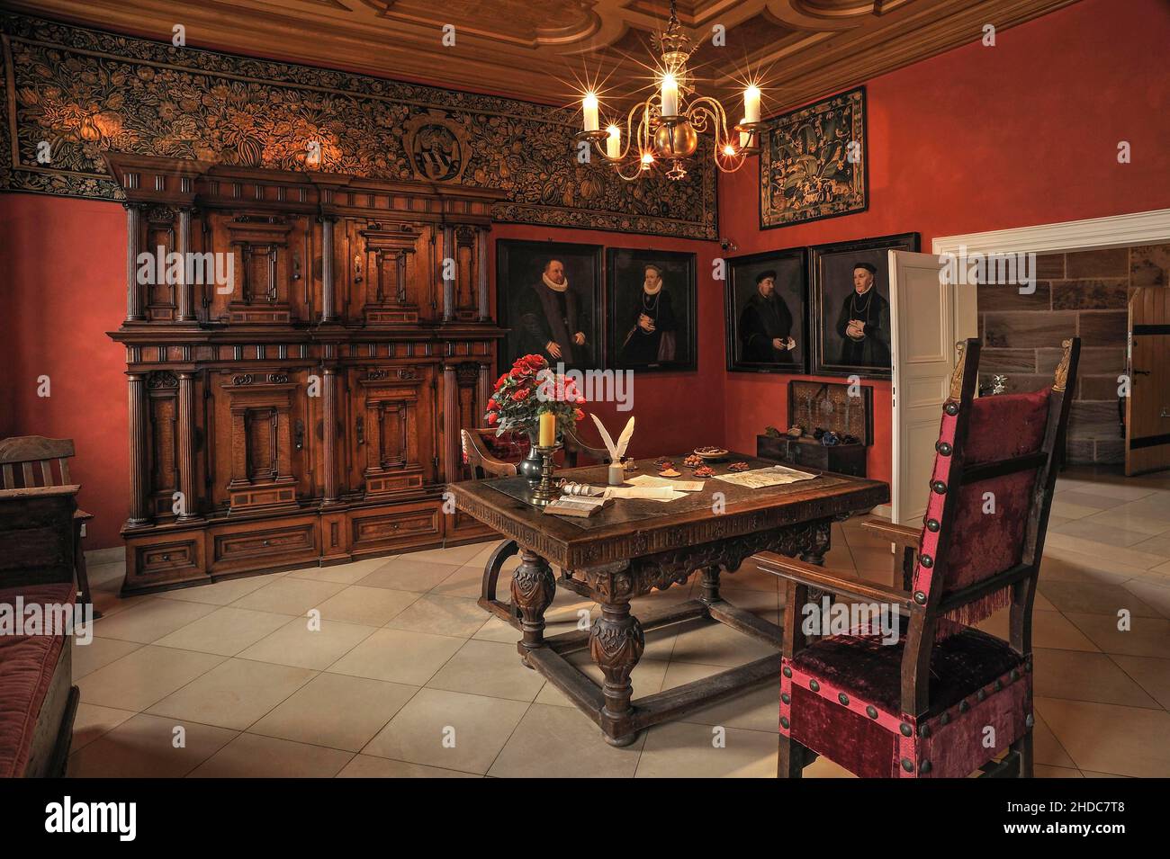 Salle de réception à la fin du 16th siècle avec meubles d'époque, Tucherschloss, Nuremberg, moyenne-Franconie, Bavière,Allemagne, Europe Banque D'Images