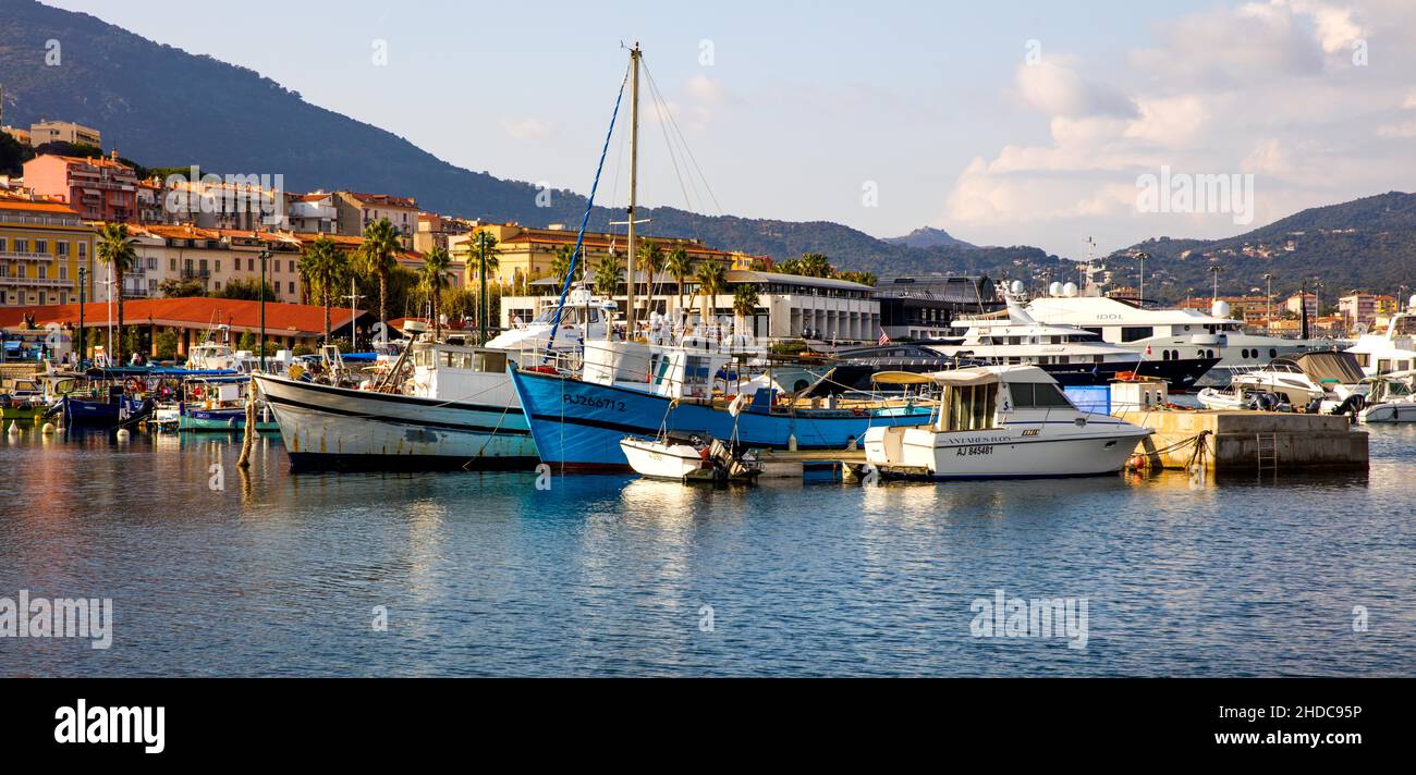 Port de pêche pittoresque, Ajaccio, Corse, Ajaccio, Corse,France Banque D'Images