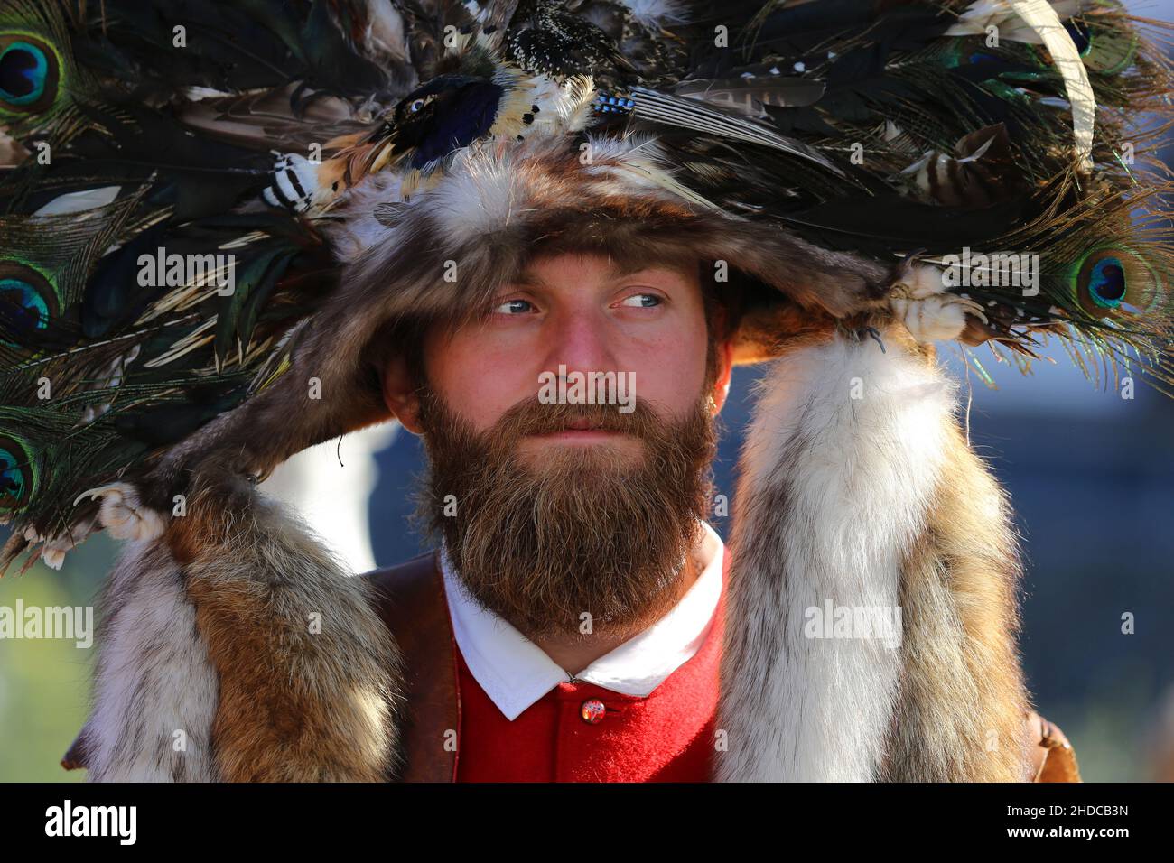 Südtirol, Meran, Kurstadt, Weinfest, Trachtenfest,Trachtenumzug, Mann mit Bart und Pelz oder Männer in Tracht, Meran, Südtirol, Dolomiten, Italien Banque D'Images