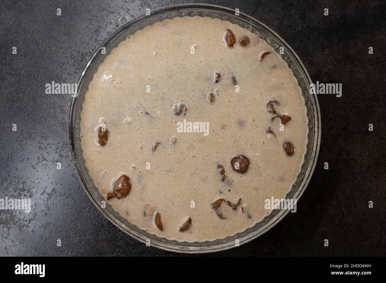 Paris, France - 12 29 2021 : recette de tarte Mirabelle normande Banque D'Images