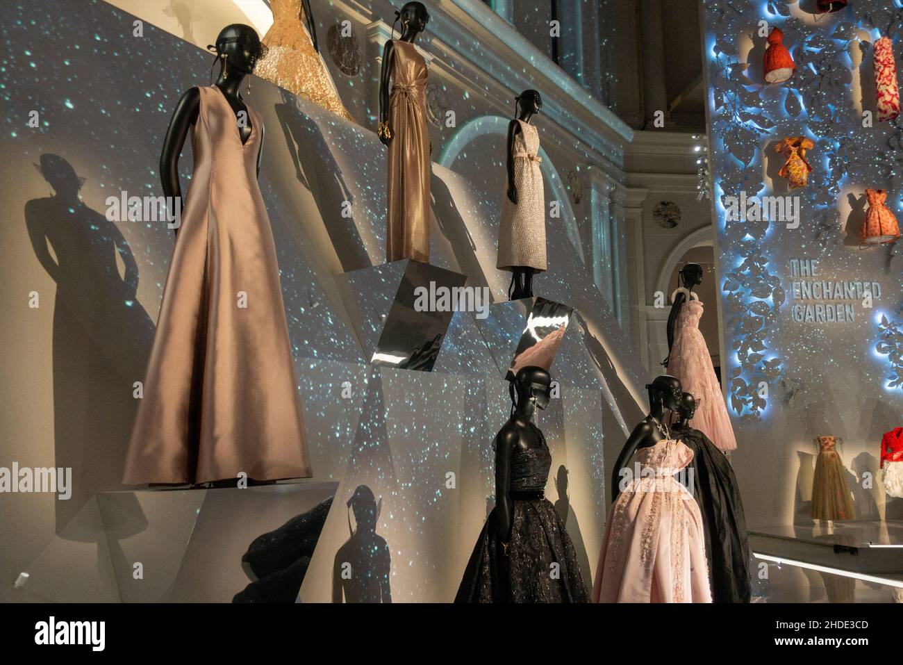 Christian Dior Designer of Dreams au Brooklyn Museum of Art de New York Banque D'Images