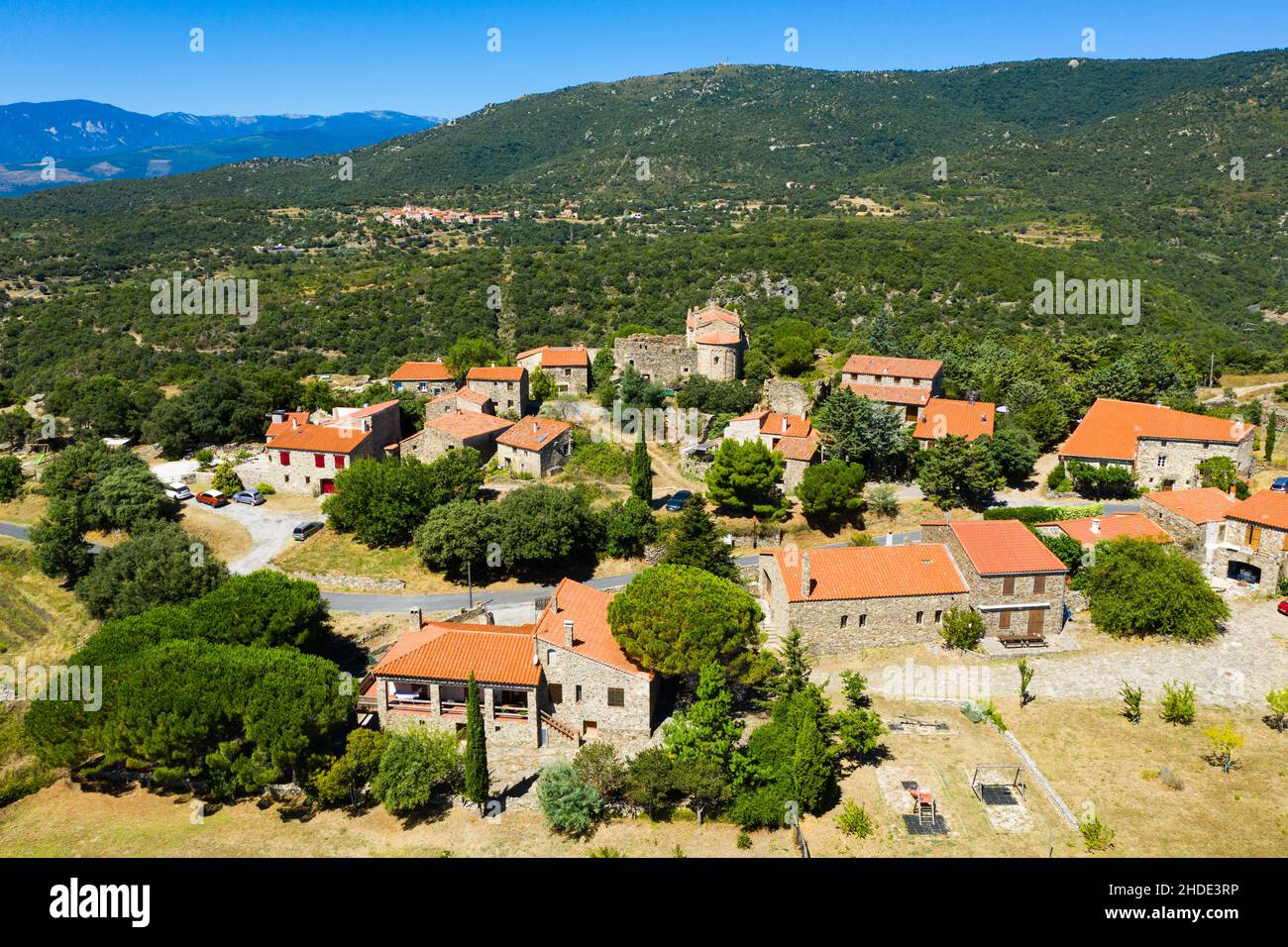 Vue aérienne sur la ville de Marcevol.Pyrénées de l'est. Banque D'Images