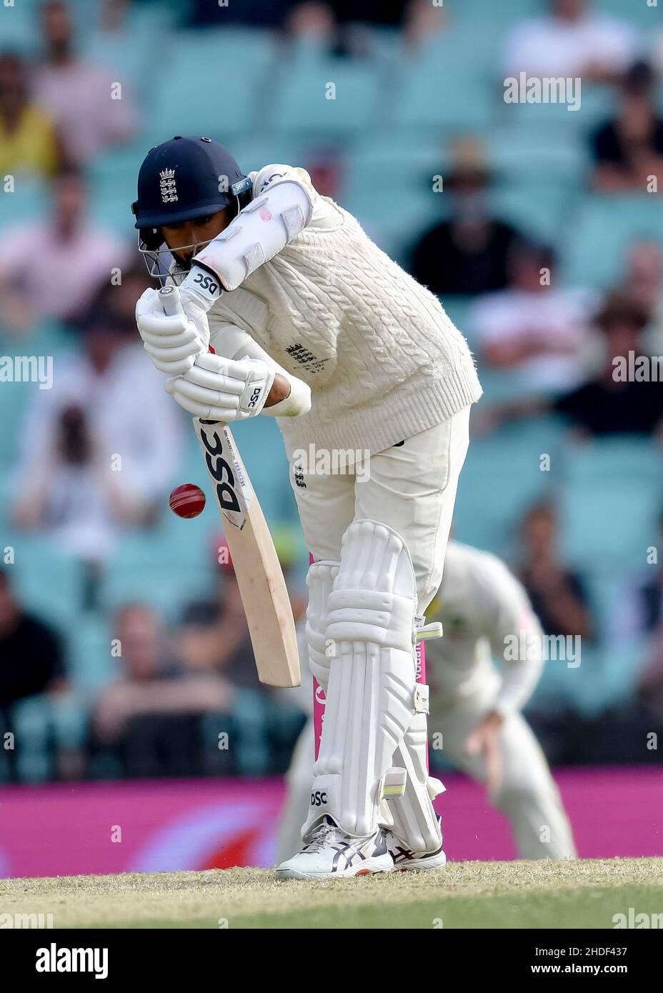 Sydney, Australie.Le 06 janvier 2022, Haseeb Hameed, d'Angleterre, se batte au cours du deuxième jour du quatrième match de test de la série Ashes entre l'Australie et l'Angleterre au Sydney Cricket Ground, le 06 janvier 2022 à Sydney, en Australie.(Usage éditorial uniquement) Banque D'Images