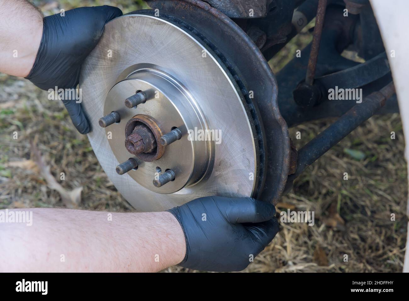 Remplacement du disque de frein remplacement de la conduite de sécurité installation facile Banque D'Images