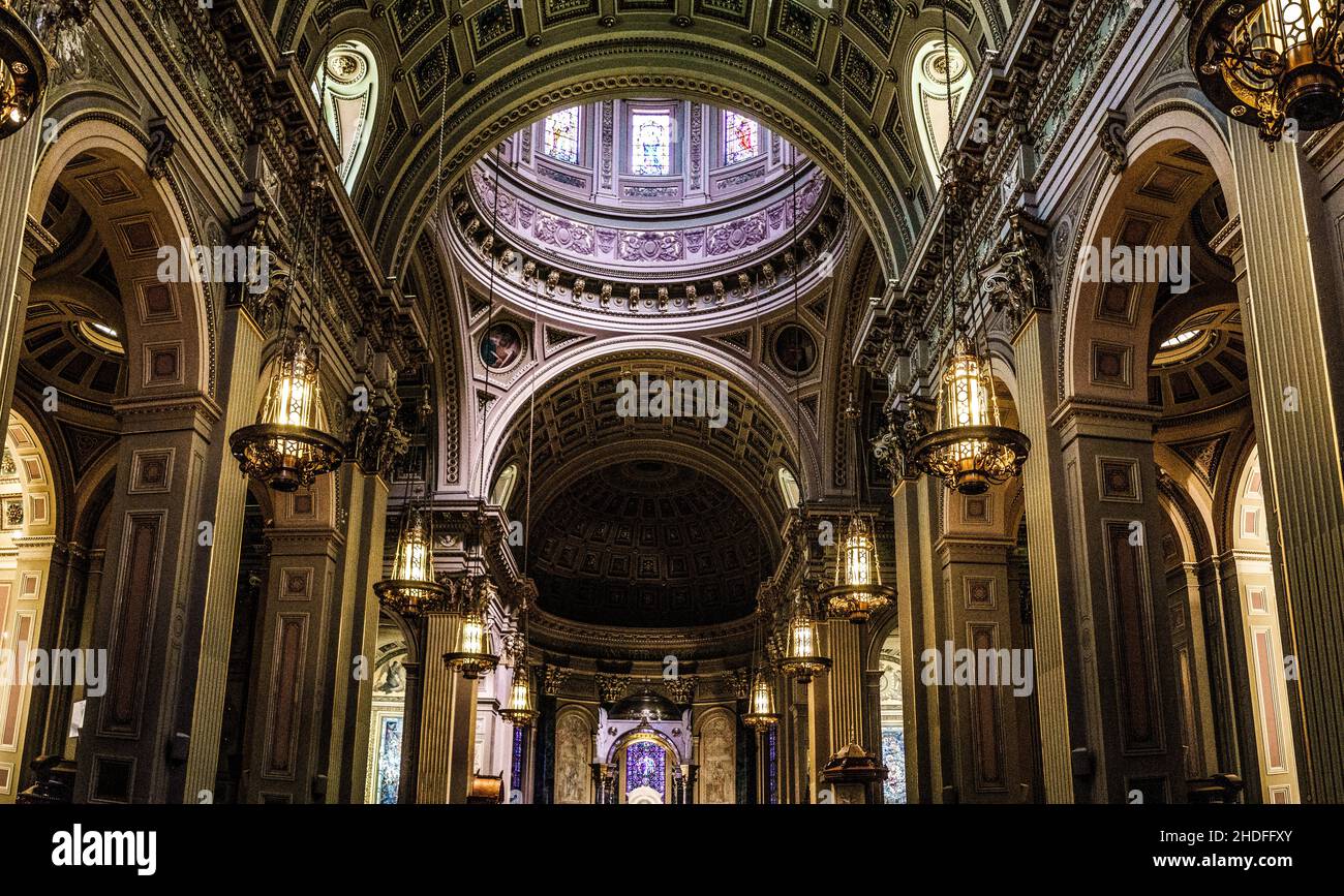 Intérieur de la cathédrale Basilique des Saints Pierre et Paul à Philadelphie, Etats-Unis Banque D'Images