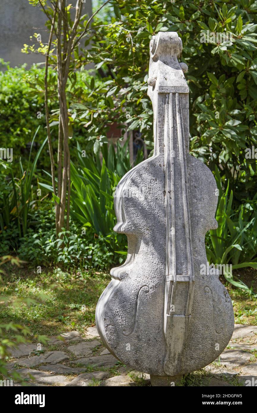 famille du violon, sculpture en pierre, famille du violon, sculptures en pierre Banque D'Images
