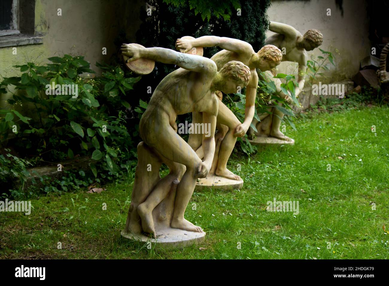 statue, arrière-cour, monde ancien, lanceur de disque, statues,des chantiers navals, des mondes anciens, des lanceurs de discus Banque D'Images