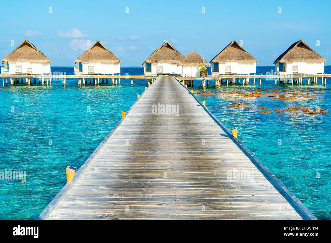 Magnifique hôtel tropical Maldives Resort et île avec plage et mer - booster le style de traitement des couleurs Banque D'Images