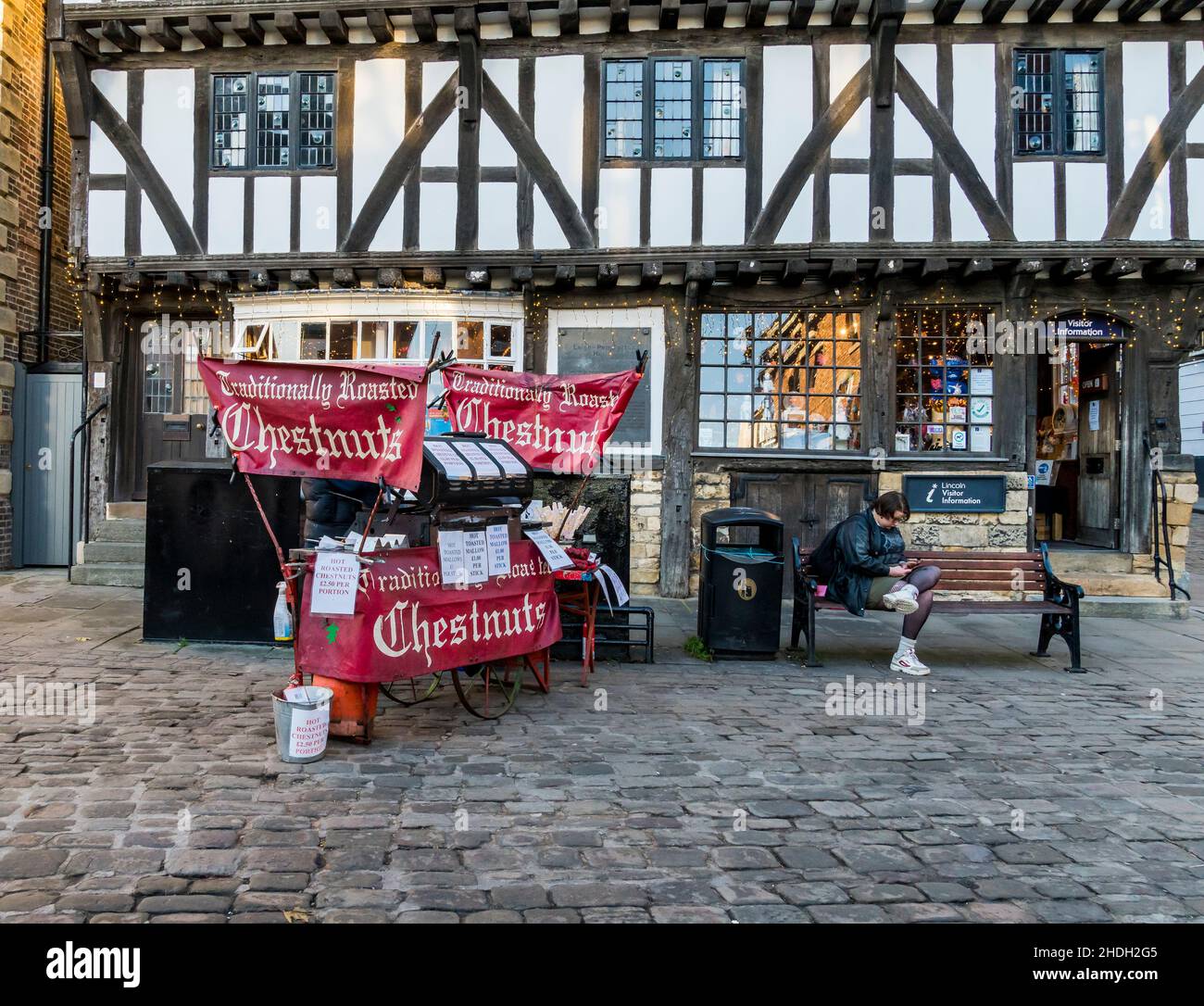 Stalle traditionnelle de châtaignes rôties Castle Hill Lincoln City décembre 2021 Banque D'Images