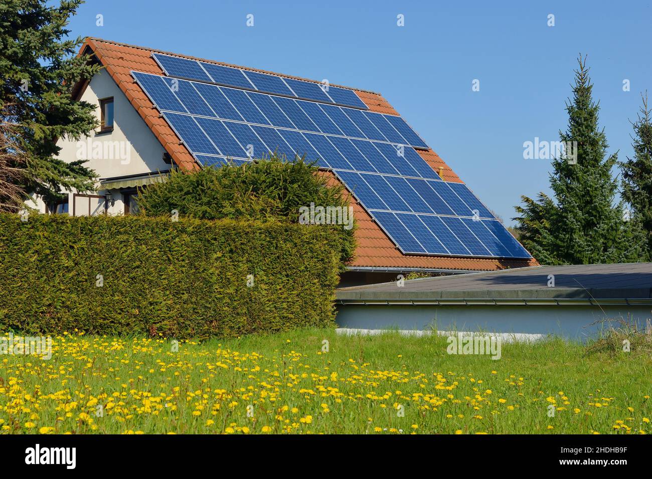 électricité solaire, panneau solaire, système photovoltaïque, électrique, solaire,installations électriques solaires, énergie solaire, panneaux solaires, technologie solaire, Banque D'Images