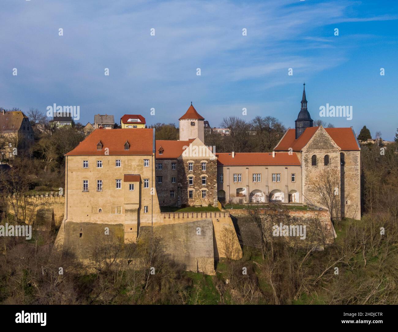 Vue aérienne du château de Goseck et du complexe monastère en Allemagne Banque D'Images