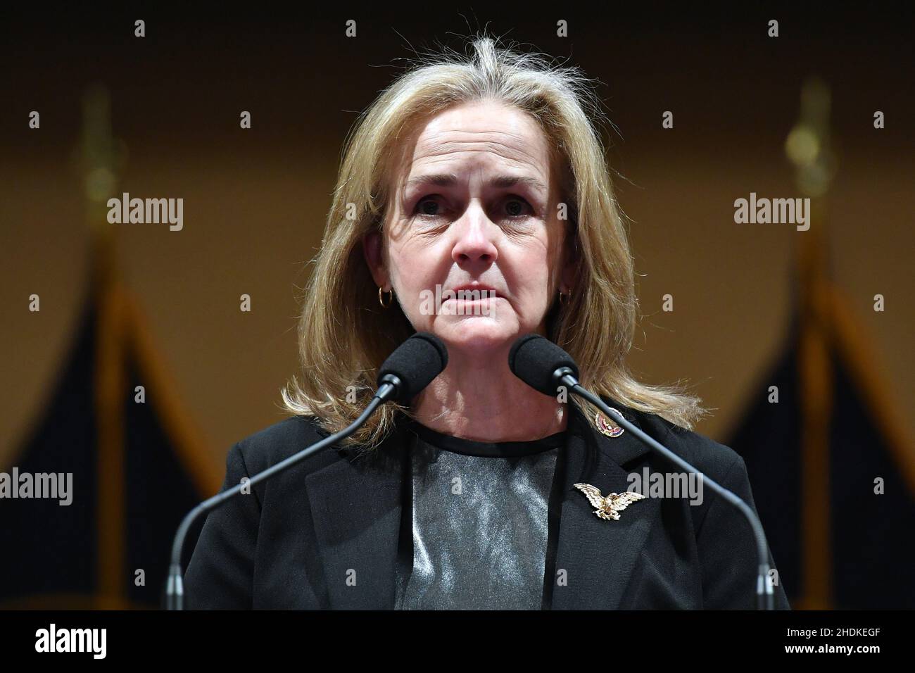 Washington, États-Unis.06th janvier 2022.Madeleine Dean, D-PA, Représentante, s'exprime en tant que membres à propos des souvenirs du premier anniversaire de l'assaut sur le Capitole des États-Unis dans le bâtiment du bureau de Cannon House à Washington, DC, le jeudi 6 janvier 2022.Photo de piscine par Mandel Ngan/UPI crédit: UPI/Alay Live News Banque D'Images