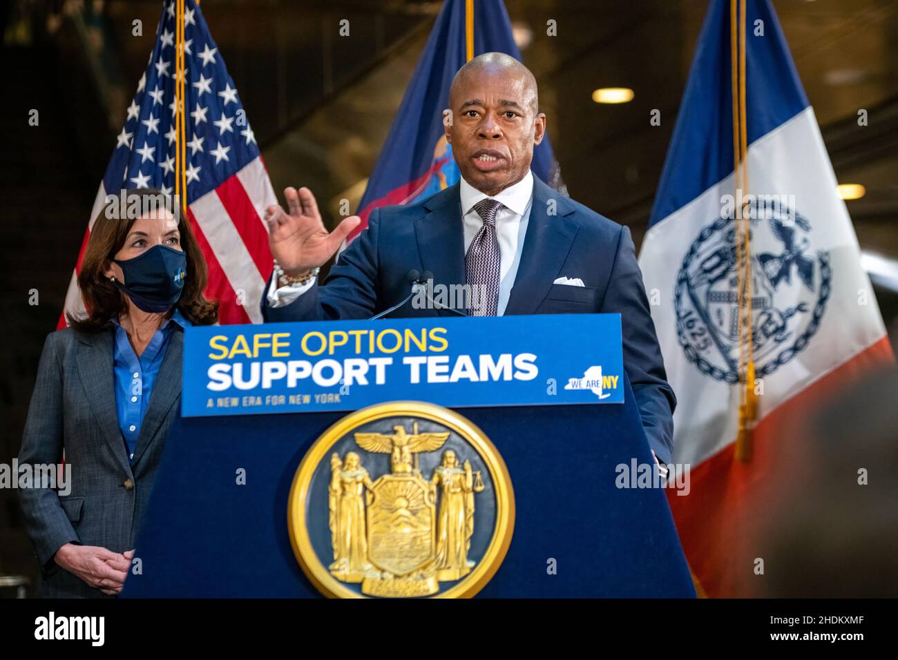 New York, États-Unis.06th janvier 2022.New York, États-Unis, 6 janvier 2022.Le maire de New York, Eric Adams, s'adresse à une conférence de presse avec la gouverneure de New York, Kathy Hochul, au sujet de leur présence accrue de la police et de l'aide aux sans-abri.Credit: Enrique Shore/Alay Live News Banque D'Images