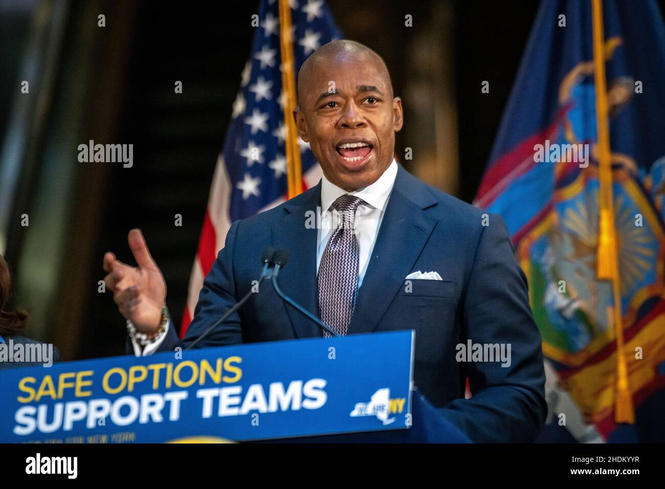 New York, États-Unis.06th janvier 2022.New York, États-Unis, 6 janvier 2022.Le maire de New York, Eric Adams, s'adresse à une conférence de presse avec la gouverneure de New York, Kathy Hochul, au sujet de leur présence accrue de la police et de l'aide aux sans-abri.Credit: Enrique Shore/Alay Live News Banque D'Images