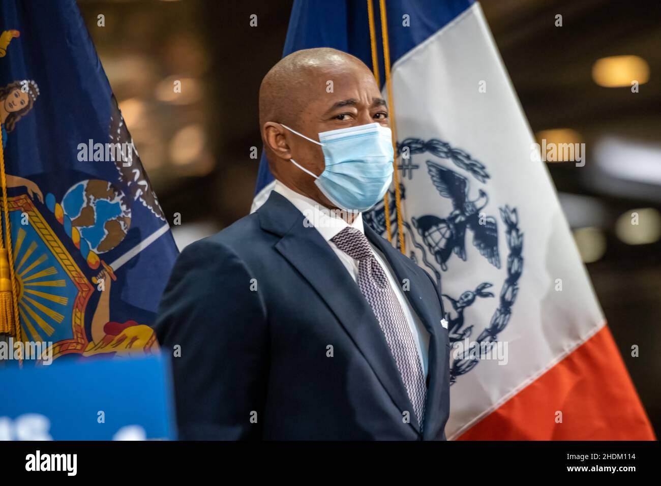 New York, États-Unis.06th janvier 2022.New York, États-Unis, 6 janvier 2022.Le maire de New York Eric Adams porte un masque facial lorsqu'il arrive à une station de métro du centre de Manhattan pour assister à une conférence de presse avec la gouverneure de New York Kathy Hochul sur leur présence accrue de la police et leur aide pour les sans-abri.Credit: Enrique Shore/Alay Live News Banque D'Images